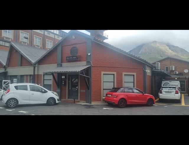 BUSINESS PROPERTY TO RENT IN MOWBRAY